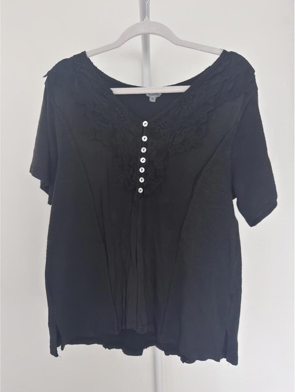 POL-Oversized Small/Medium Black Top